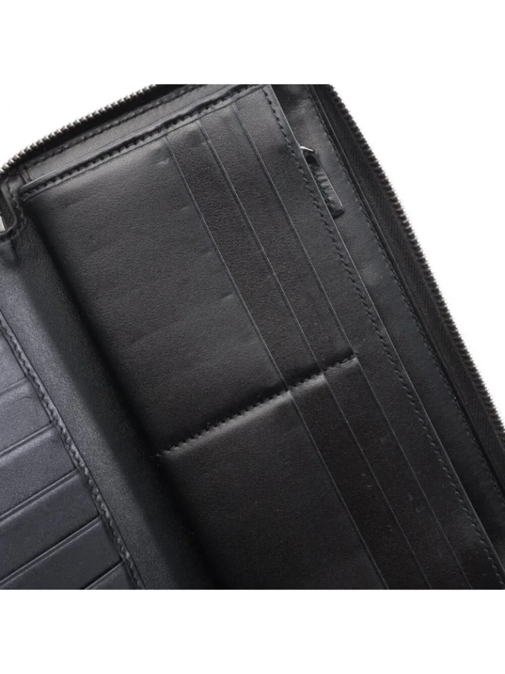 Gucci Round Wallet GG Embossed Black Leather